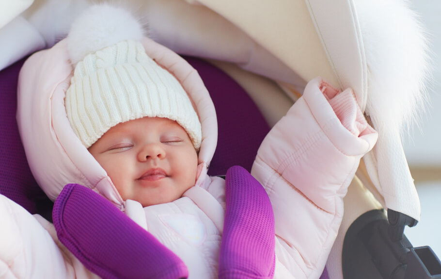 Spacer z noworodkiem