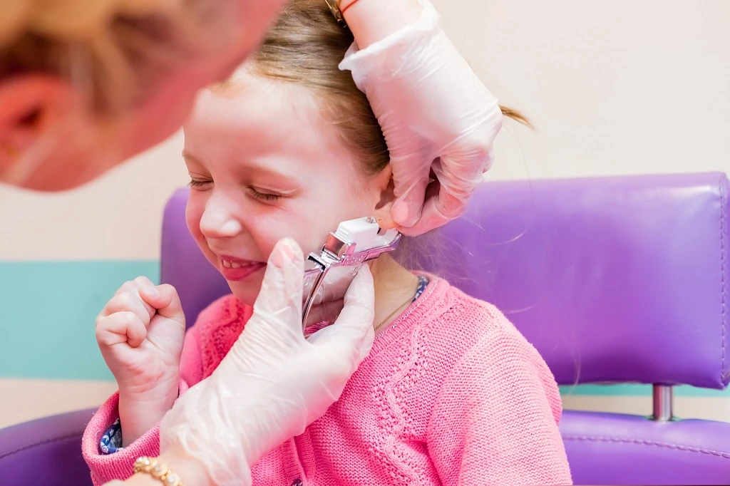 przekluwanie-uszu-dzieciom przekluwanie-uszu-dzieciom