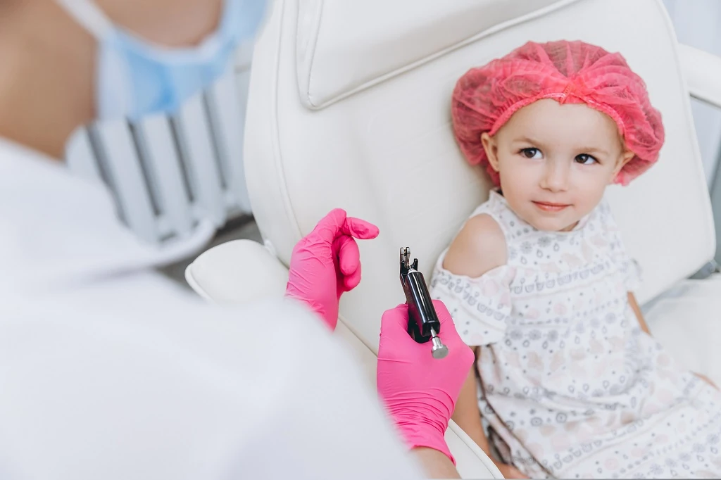 przekluwanie-uszu-dzieciom przekluwanie-uszu-dzieciom