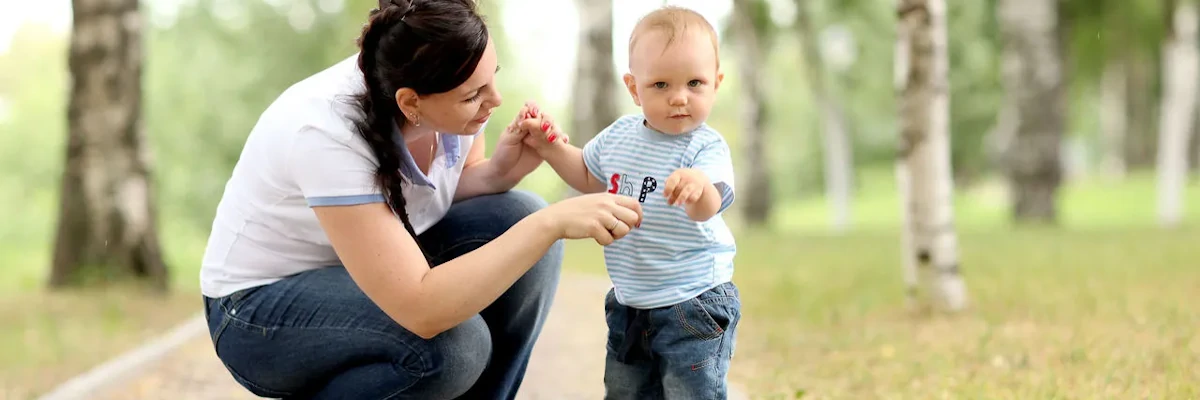 dziecko zaczyna chodzic