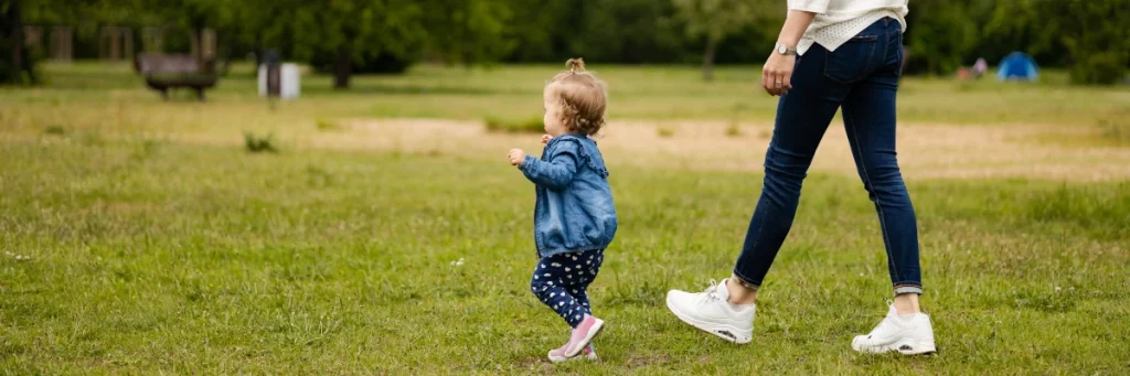 Szukanie Zwiastunów Wiosny i Inne Wiosenne Zabawy dla Dzieci