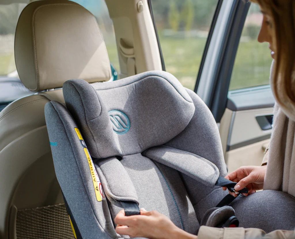 jak zamontować fotelik samochodowy 