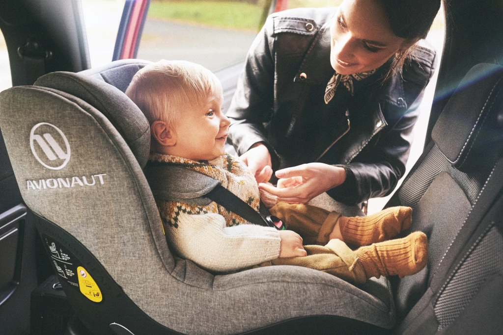 jak zamontować fotelik samochodowy