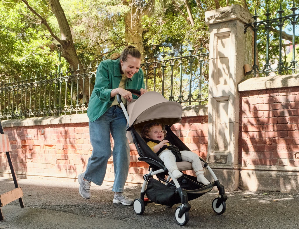 dziecko ucieka na spacerze 2