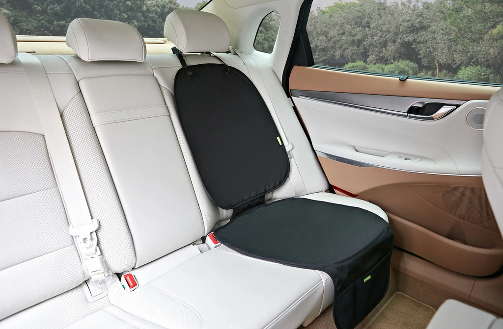 mata ochronna pod fotelik samochodowy czy warto 1