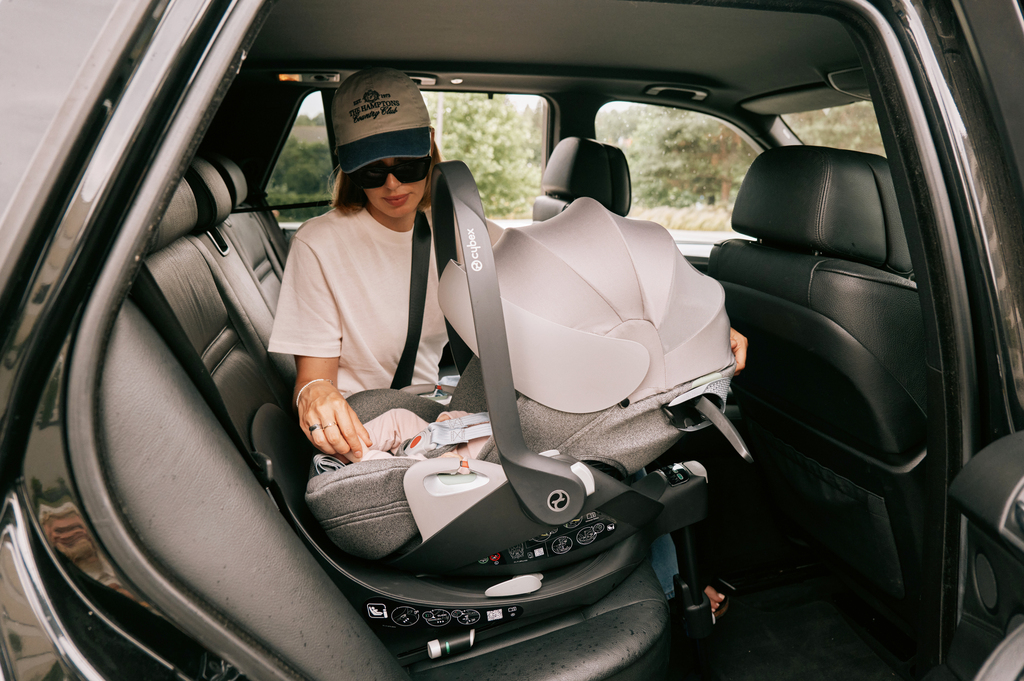 cybex cloud t vs maxi cosi pebble slide pro 