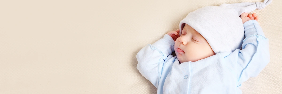 Śpiace dziecko - zobacz, jak ubrać dziecko do snu.