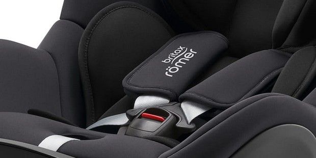 Britax Dualfix M Plus pasy 5-punktowe